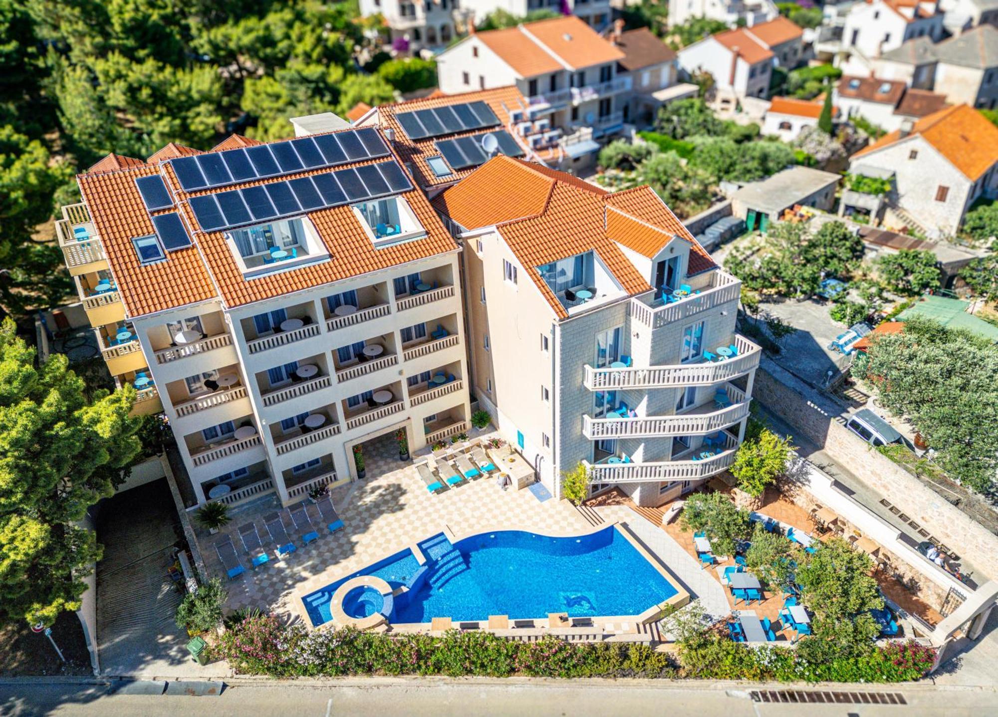 Hotel Sol Bol Exterior photo